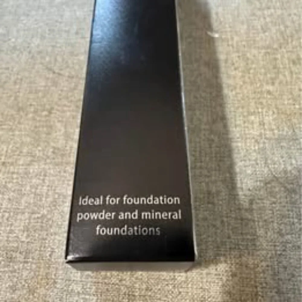 Daubigney make up brush - new in box‎ - Picture 3 of 3